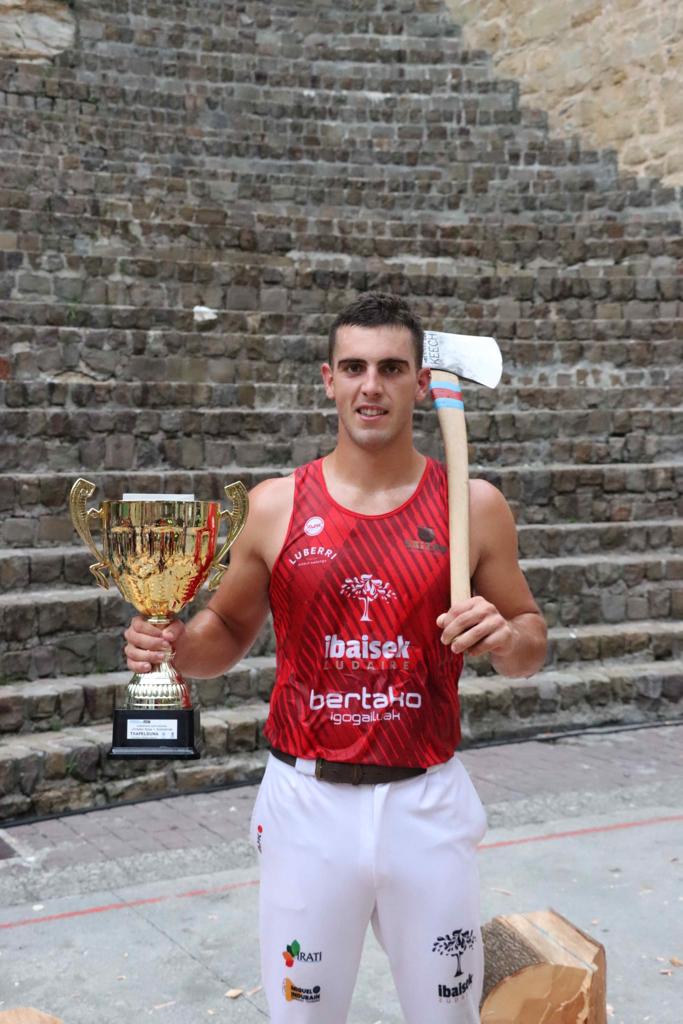 Iker Vicente se lleva su tercera txapela en la Urrezko Kopa